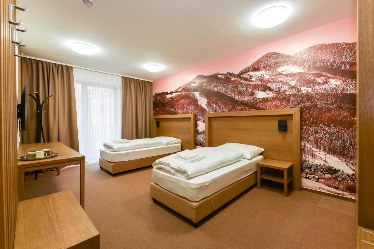 Apartmány Humno Valča Exterior foto